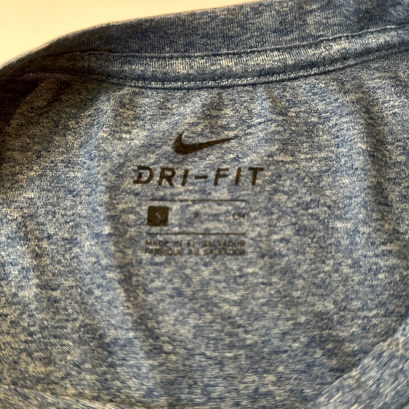 Nike Men’s Dri-Fit Long Sleeves Shirt - Picture 4 of 5